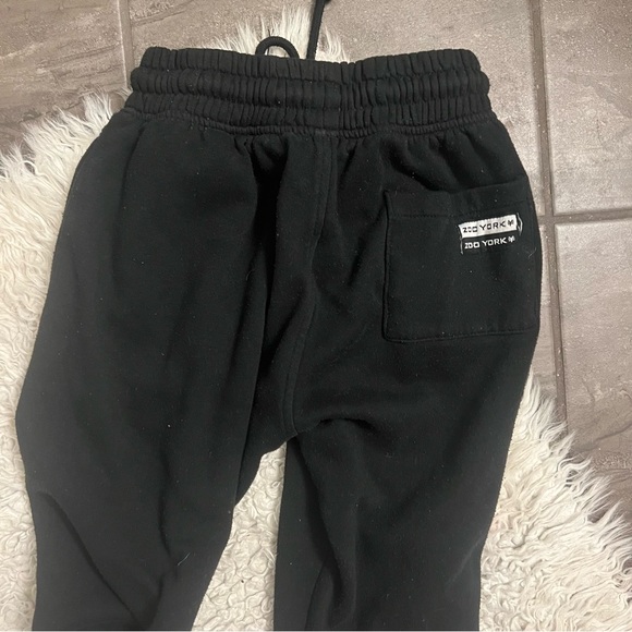 Zoo York • youth med sweatpants • - Picture 2 of 2